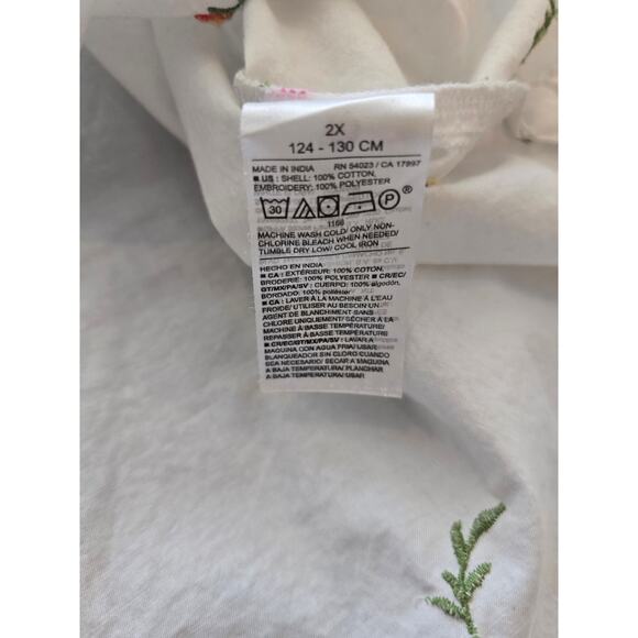 Old Navy Plus 2X White Floral Embroidered Cropped Shirt Cotton Button Down Shirt - Picture 9 of 9